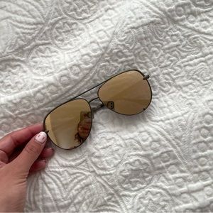 Desi Quay High key sunglasses